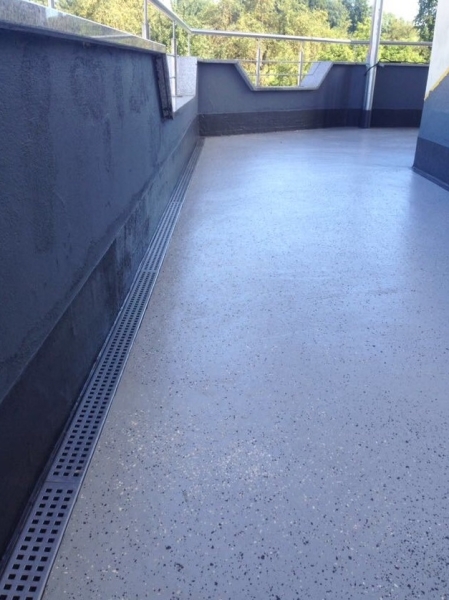Entwässerungsrinne Edelstahl 1 Meter superflach mit Ablaufstutzen V2A stream
